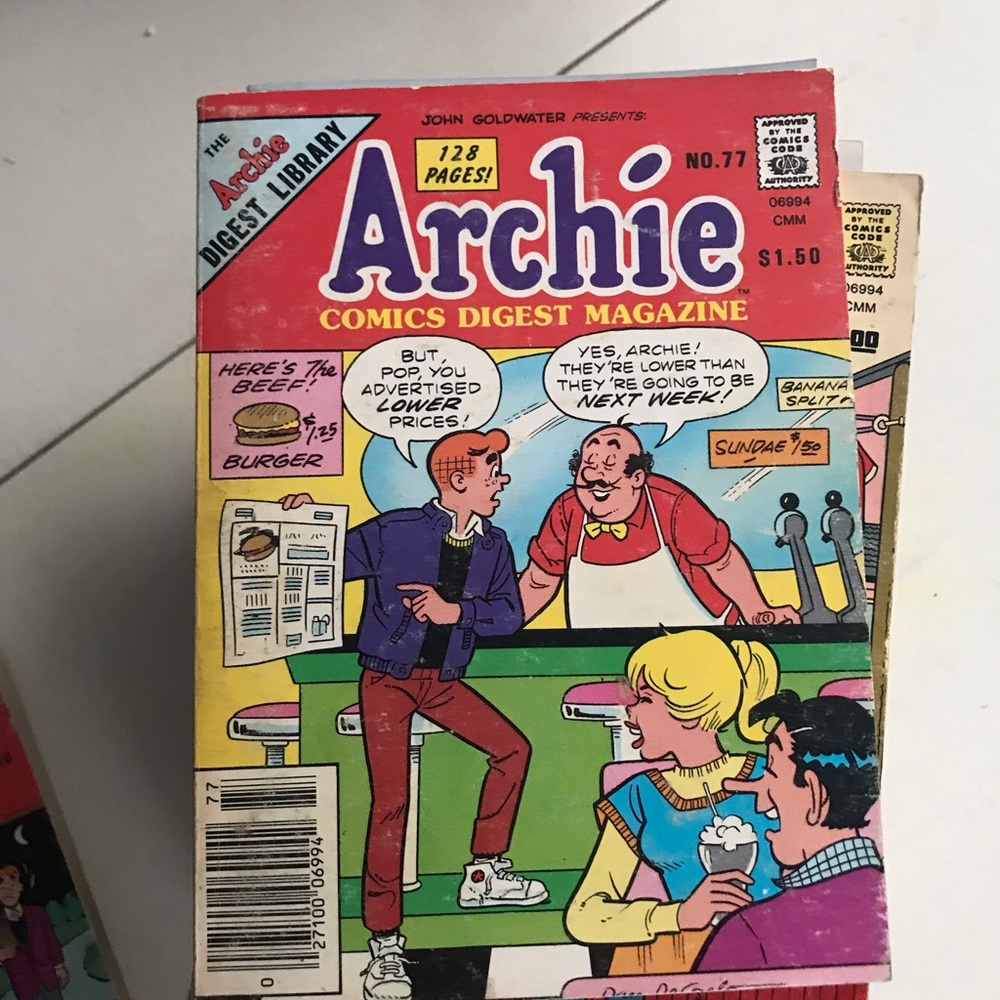 Archie Comics Digest Magazine No.77 - Colorful Vintage Comic Cover